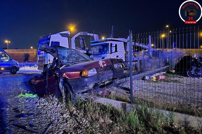 Kierujący samochodem Audi stracił panowanie nad pojazdem i zjechał z drogi na pobocze 