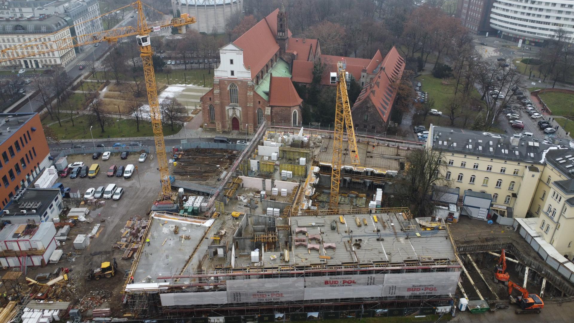 Budowa apartamentowca Bernardyńska