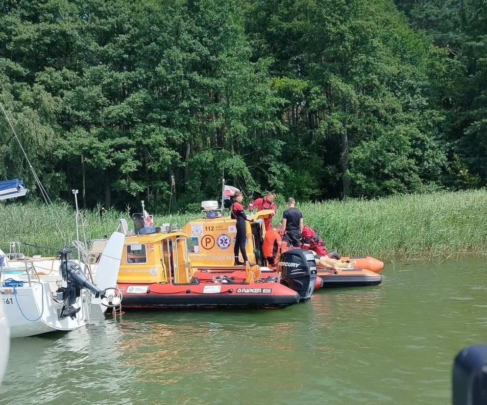 Tragedia na Szlaku Wielkich Jezior. Nie żyje mężczyzna 