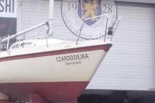 Bywają zabawne, ładne, albo po prostu... dziwne. Sprawdziliśmy, jak nazywają się jachty, statki i łodzie w gdyńskiej marinie [GALERIA]