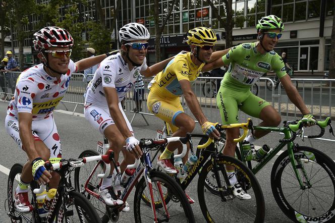 Vuelta Espana: Peter Sagan ukarany, bo... potrącił go motocykl [WIDEO]