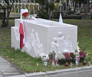 Grób Kornela Morawieckiego na  Powązkach Wojskowych