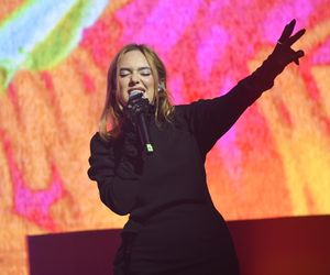 Zalia podbija scenę i serca fanów. Dlaczego mówi o niej cała Polska?