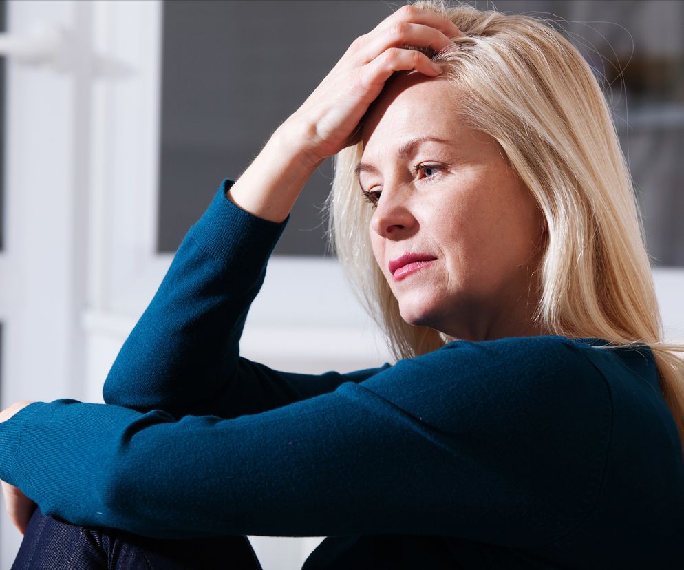 Pojawiają się jako „skutek uboczny” menopauzy. Wciąż mówi się o nich za mało