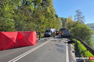 Poważny wypadek w Małopolsce. Wielu poszkodowanych. Droga zablokowana