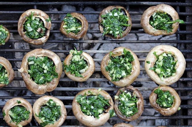 Grill przepisy: jak zrobić pieczarki