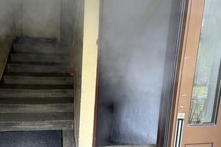 Na głowę dziecka wylał się wrzątek. Makabryczna awaria sieci wodociągowej na Woli. Jedna osoba ranna