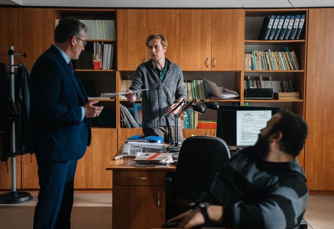 "Profilerka" sezon 2 - odcinek 11 streszczenie. Regina znajduje w Stormii zwłoki szefa, Maxa Budzisza