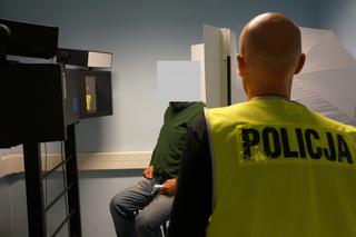 Śląskie: 81-letni nożownik urządził im krwawą jatkę! ROZSZARPAŁ ostrzem szyję mężczyzny