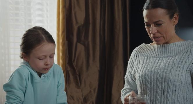 	M jak miłość odc. 1730. Magda (Anna Mucha), Nadia (Mira Fareniuk)