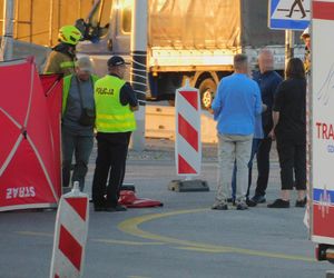 Tragedia na S7. Nie żyje rowerzysta. Potrącił go kierowca przewożący leki