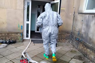 Dziwny incydent w szkole na Mokotowie. Rozgrzana do 400 st. C substancja i pilna ewakuacja szkoły