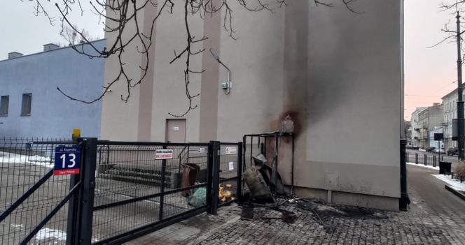 Łódź. Lodówka społeczna Caritasu spłonęła. "Komuś bardzo przeszkadzała" 