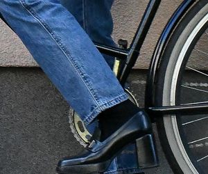 Katarzyna Warnke na giga obcasach łamie przepisy