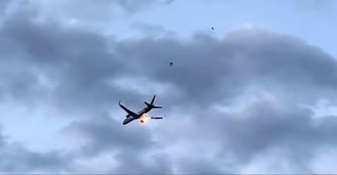 Boeing z 273 pasażerami płonął w powietrzu! "Żegnali się z bliskimi"