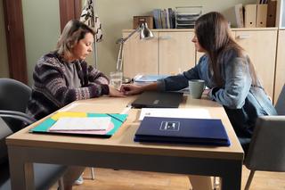 	Barwy szczęścia odc. 2975. Gabrysia Niedzielska (Marta Juras), Dorota Kujawiak (Karina Seweryn)