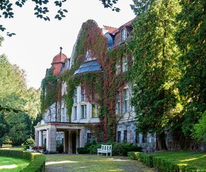Ten zabytek na Warmii zwiedzają tysiące turystów. Jesienią wygląda magicznie!