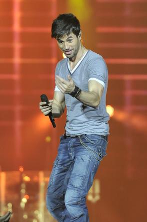 Enrique Iglesias kończy karierę! Zobacz jak się zmieniał!