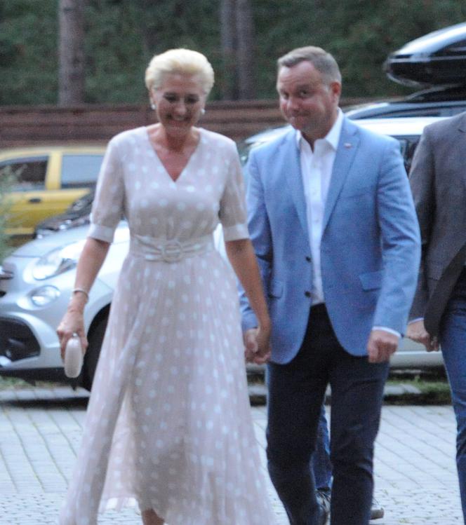 Rodzinna modlitwa w Juracie. Prezydent Andrzej Duda z rodziną.