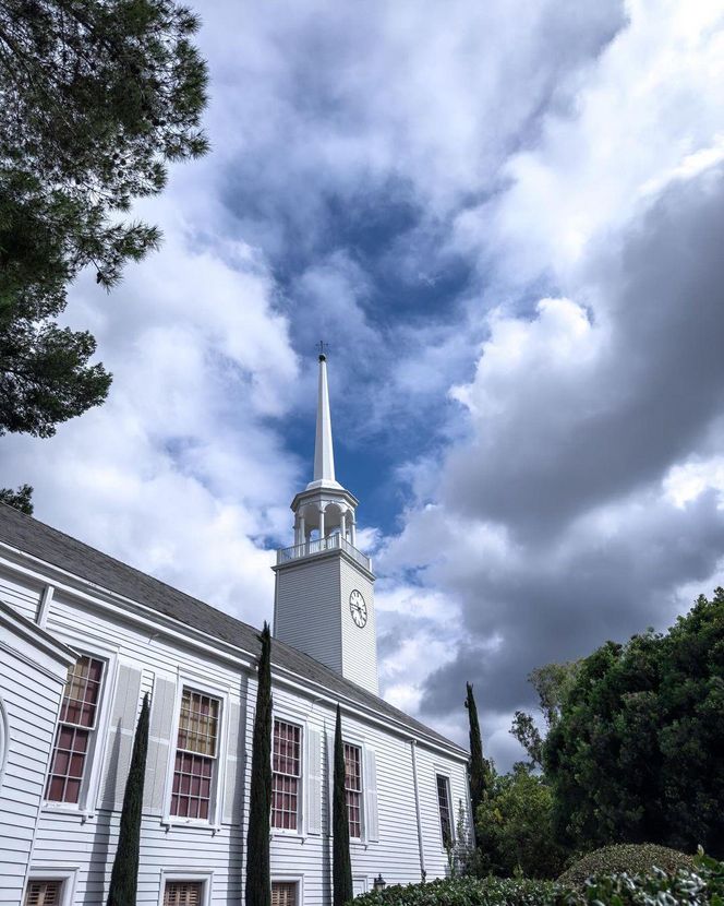 Kościół Forest Lawn Church of the Hills w Los Angeles