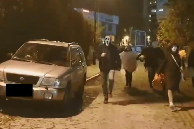 Halloween pod domem Jarosława Kaczyńskiego