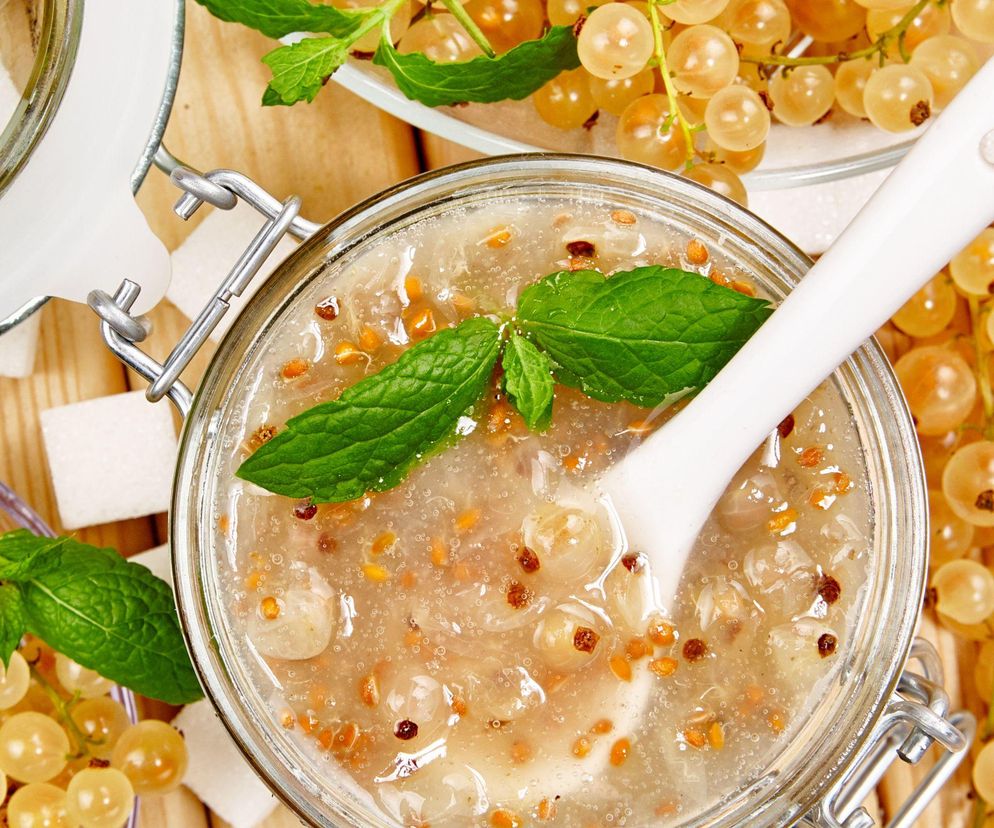 Dżem z białych porzeczek – przepis na dżem porzeczkowy, który wydobędzie ich łagodną słodycz