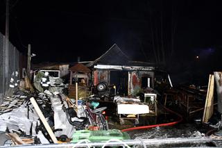 Ogromny pożar wybuchł przy szkole podstawowej. Dogaszanie trwało godzinami