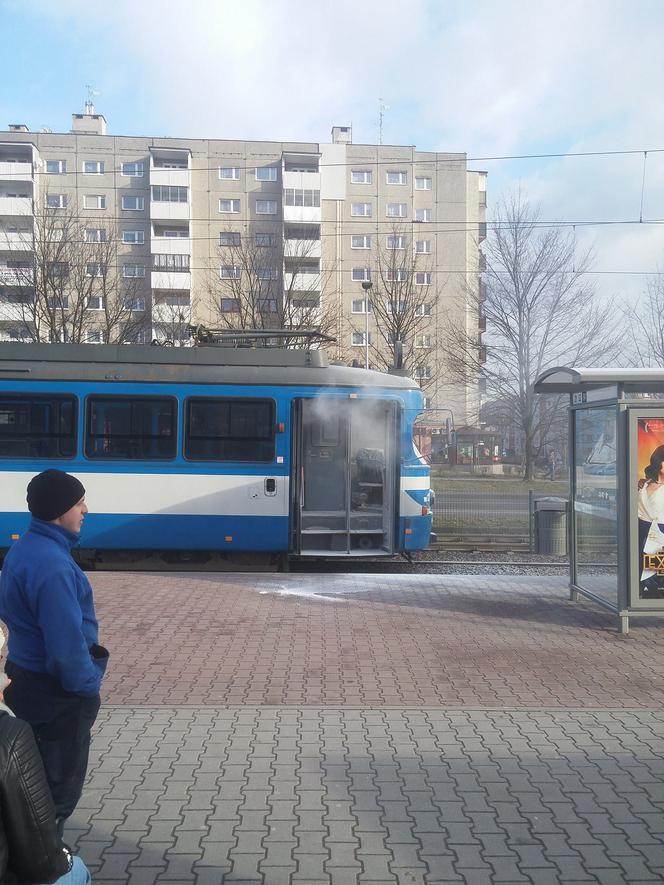 Kraków: Na przystanku Piasta Kołodzieja płonął tramwaj