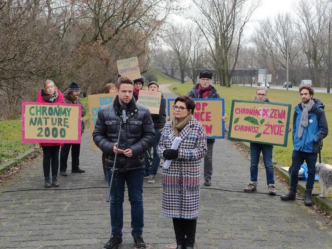 Warszawski ratusz wstrzymuje wycinkę nad Wisłą. Prezydent spotka się z aktywistami