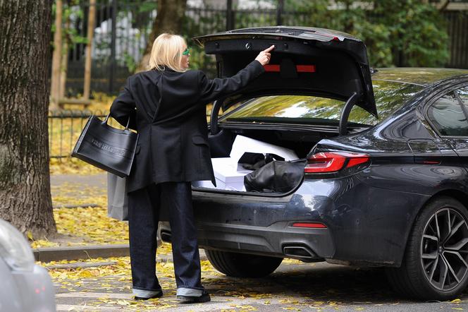 Ekskluzywna Olejnik z torebką za 17 tys. zł przyjechała do pralni w luksusowym BMW
