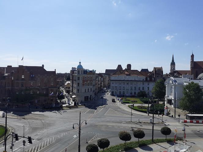 Toruń w czerwonej strefie. Co z kulturą, sportem, komunikacją, nauką? [LISTA, ZASADY]