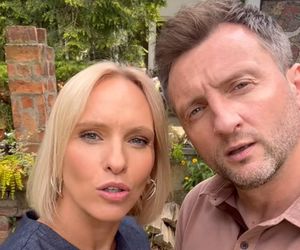 M jak miłość nowy sezon. Dorota (Iwona Rejzner), Bartek (Arkadiusz Smoleński) w siedlisku na planie