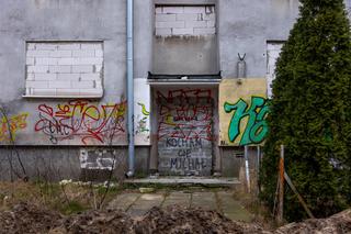 Osiedle Dudziarska. Opuszczone bloki grozy, jedno z najbardziej niebezpiecznych miejsc Warszawy