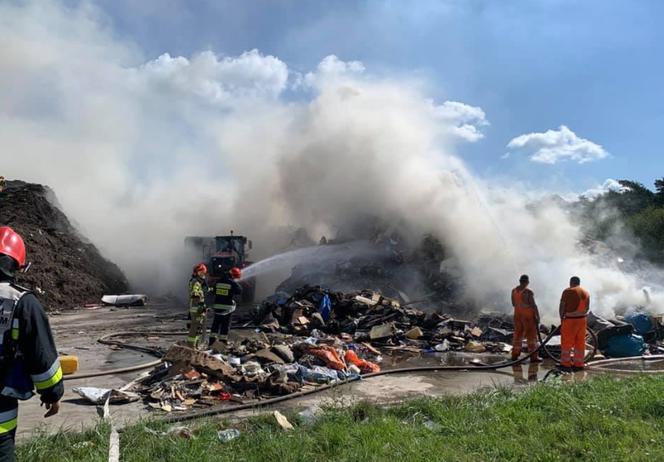 Kędzierzyn-Koźle: "Rocznicowy" pożar miejskiego wysypiska