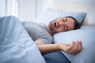 Z tego powodu coraz częściej diagnozuje się OBS. Te osoby powinny przyjrzeć się objawom