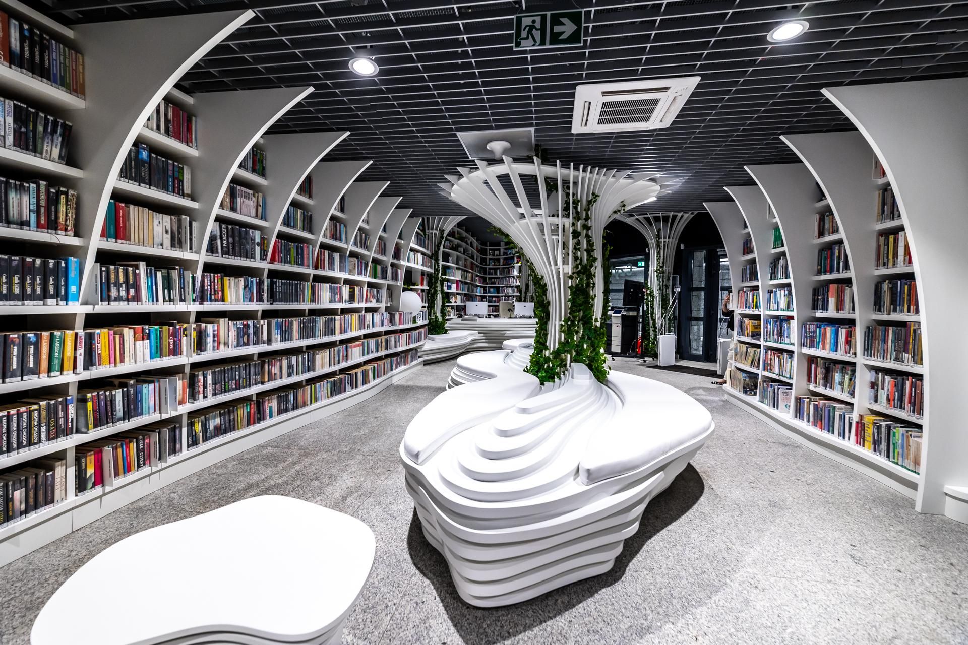 Metroteka – biblioteka na stacji metra M2 Kondratowicza w Warszawie