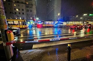 Staruszka wpadła pod tramwaj na przejściu dla pieszych! Tragedia w centrum