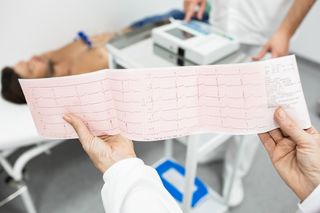 Podawał się za kardiologa, choć nim nie był. Słono za to zapłaci