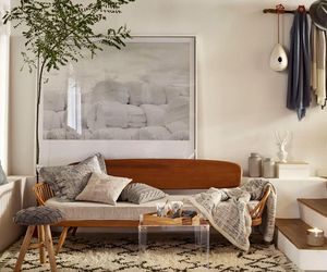 Wnętrza z podestami i podłogą na różnych poziomach