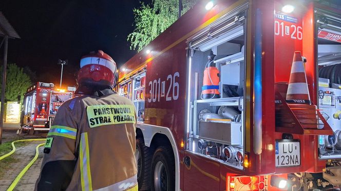 Nocny pożar hali pod Lublinem