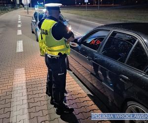 Nielegalne wyścigi we Wrocławiu. Ten pojedynek wygrała policja. Liczne zatrzymania i mandaty