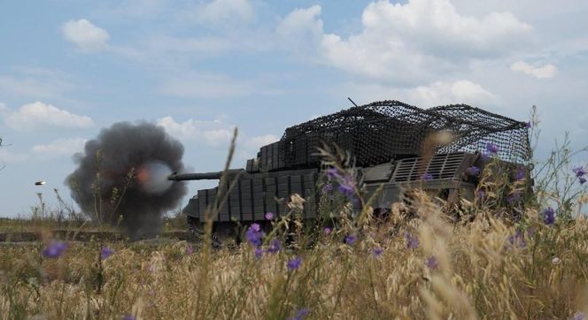 Ukraiński Leopard 1A5 na "polowaniu". Przyczaił się na rosyjską piechotę