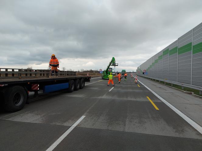 A1 w Łódzkiem: Kierowcy mają już do dyspozycji cztery pasy ruchu! Na którym odcinku autostrady?