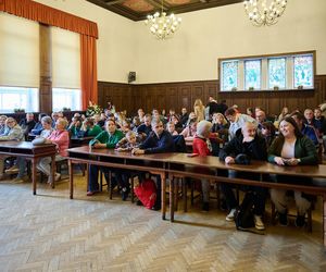 Gigantyczna kolejka w Olsztynie. Wszyscy chcieli zwiedzić to miejsce