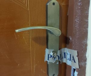 Zabiła matkę, dźgała nożem ojczyma