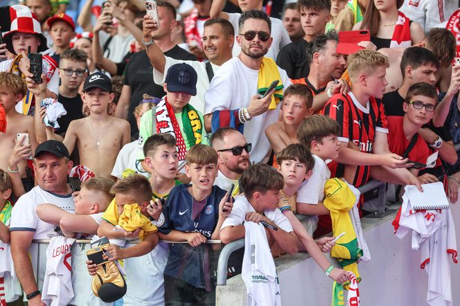 Kibice na meczu gwiazd Polska - Brazylia na Stadionie Śląskim