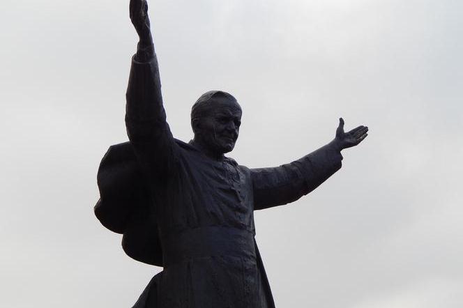 Papież Jan Paweł II pomnik