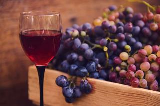Jak zrobić wino z winogron bez drożdży? Jest na to prosty sposób