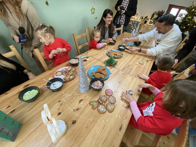 Kolorowe pierniczki, które pomagają dzieciom. To 12. edycja akcji "Uskrzydlamy"