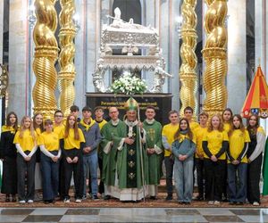 Gniezno: Prymas Polski przewodniczył Mszy św. z okazji Dnia Papieskiego